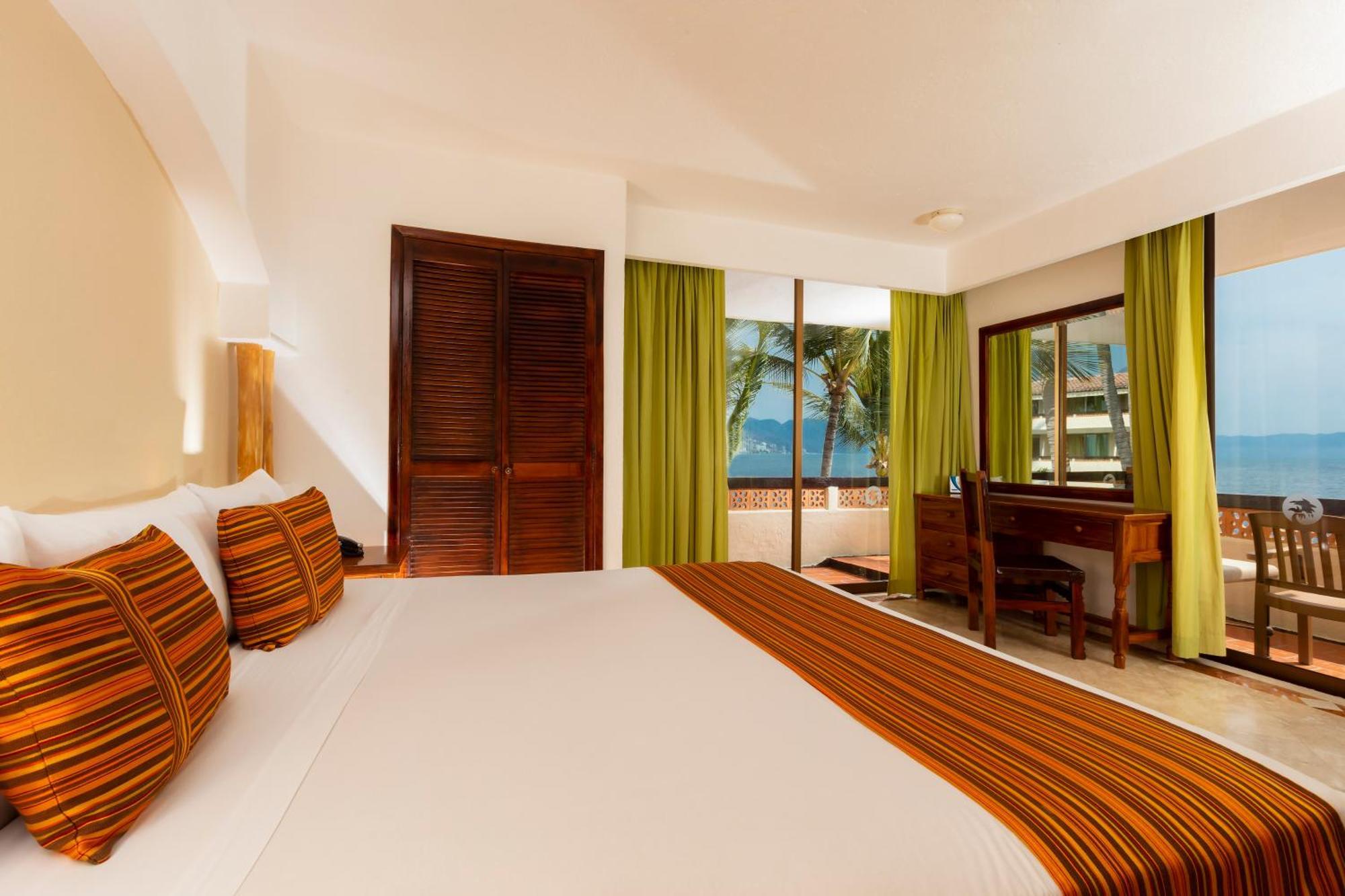 Double Room with Balcony and Sea View